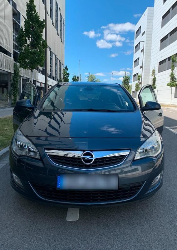 Blau Gebraucht 2010 Opel Astra Kleinwagen | 4.500 € (Guter Preis) - Bild 1/4