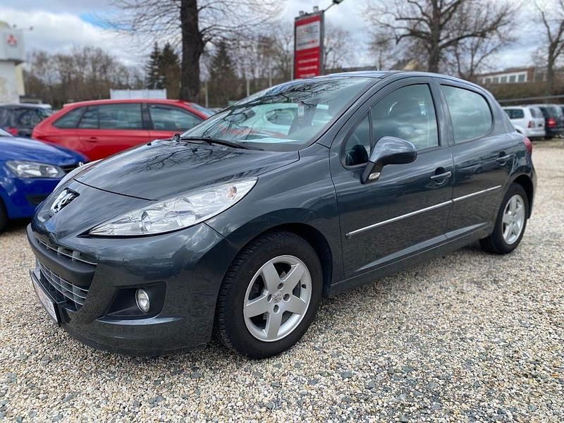 Gebraucht Peugeot 207 Active 73 PS (53 kW) 2012 Grau Limousine