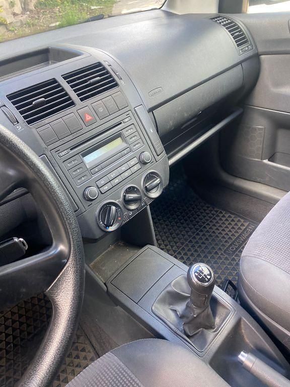 Gebraucht VW Polo Comfortline 64 PS (47 kW) 2005 Silber Kleinwagen