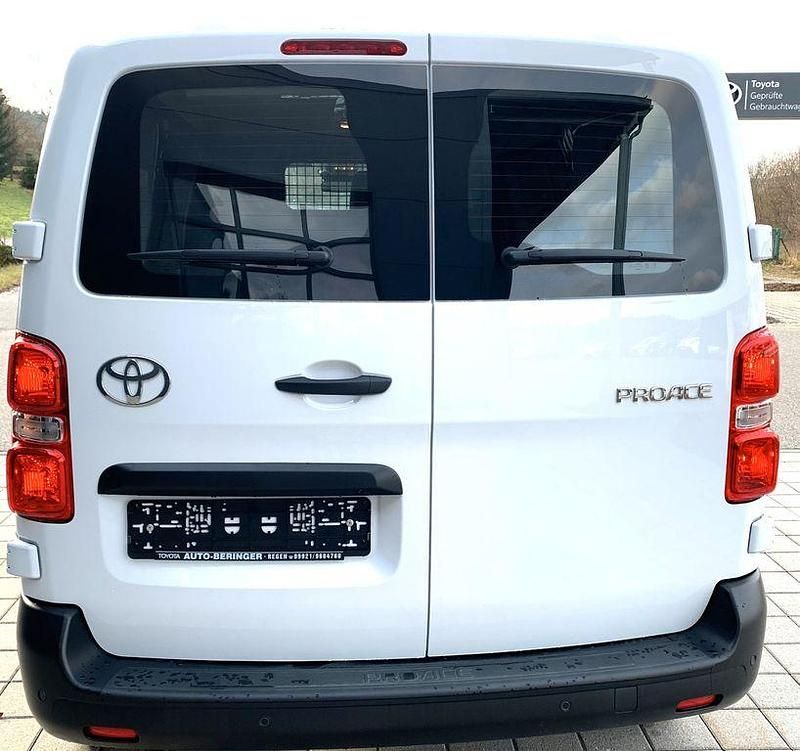 Gebraucht Toyota Proace 144 PS (105 kW) 2024 Weiß Van / Kleinbus