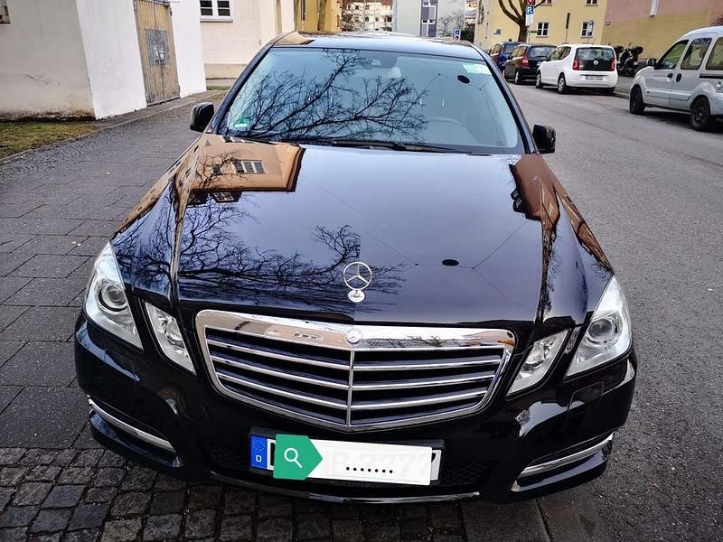Gebraucht Mercedes E350 Avantgarde 265 PS (194 kW) 2011 Schwarz Limousine