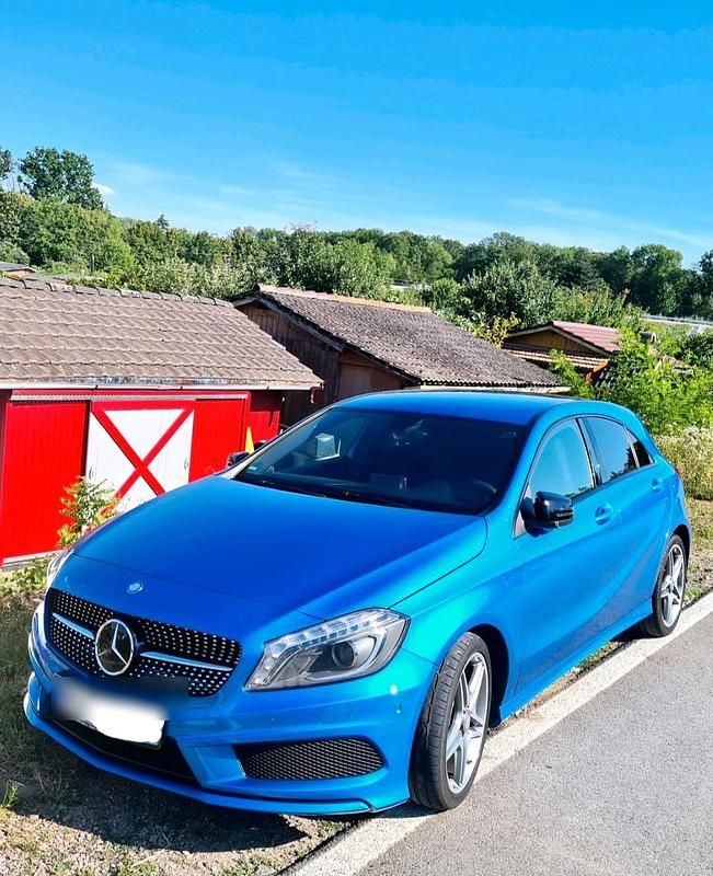 Blau Gebraucht 2015 Mercedes A220 AMG Limousine | 15.200 € (Fairer Preis) - Bild 1/4