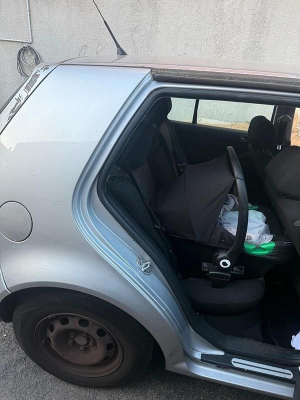 Gebraucht VW Golf IV 75 PS (55 kW) 2002 Silber Kleinwagen