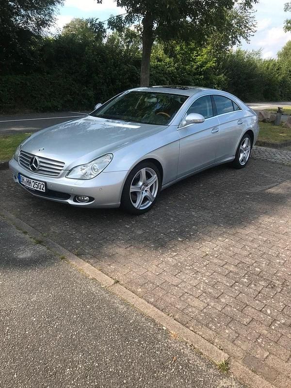 Silber Gebraucht 2004 Mercedes CLS350 Coupé | 11.000 € - Bild 1/4