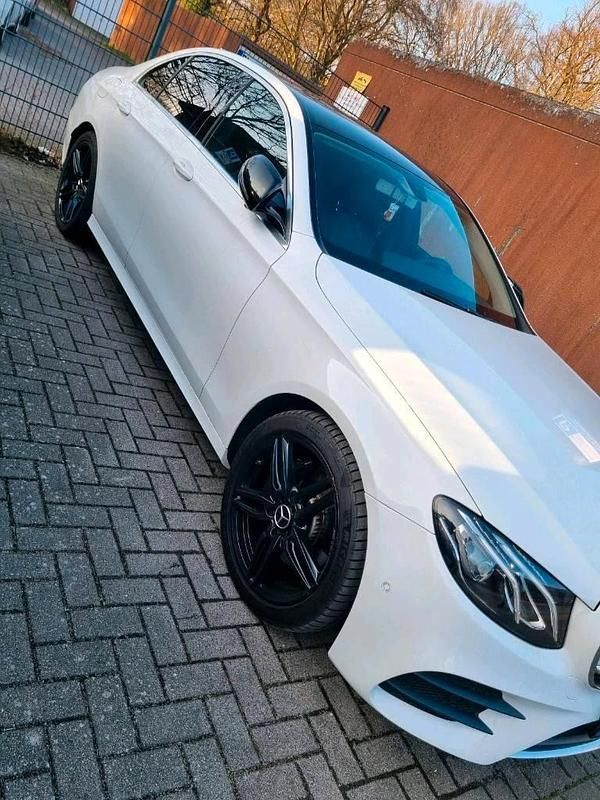 Second-hand Mercedes E200 184 CP (135 kW) 2016 Alb Berlinǎ