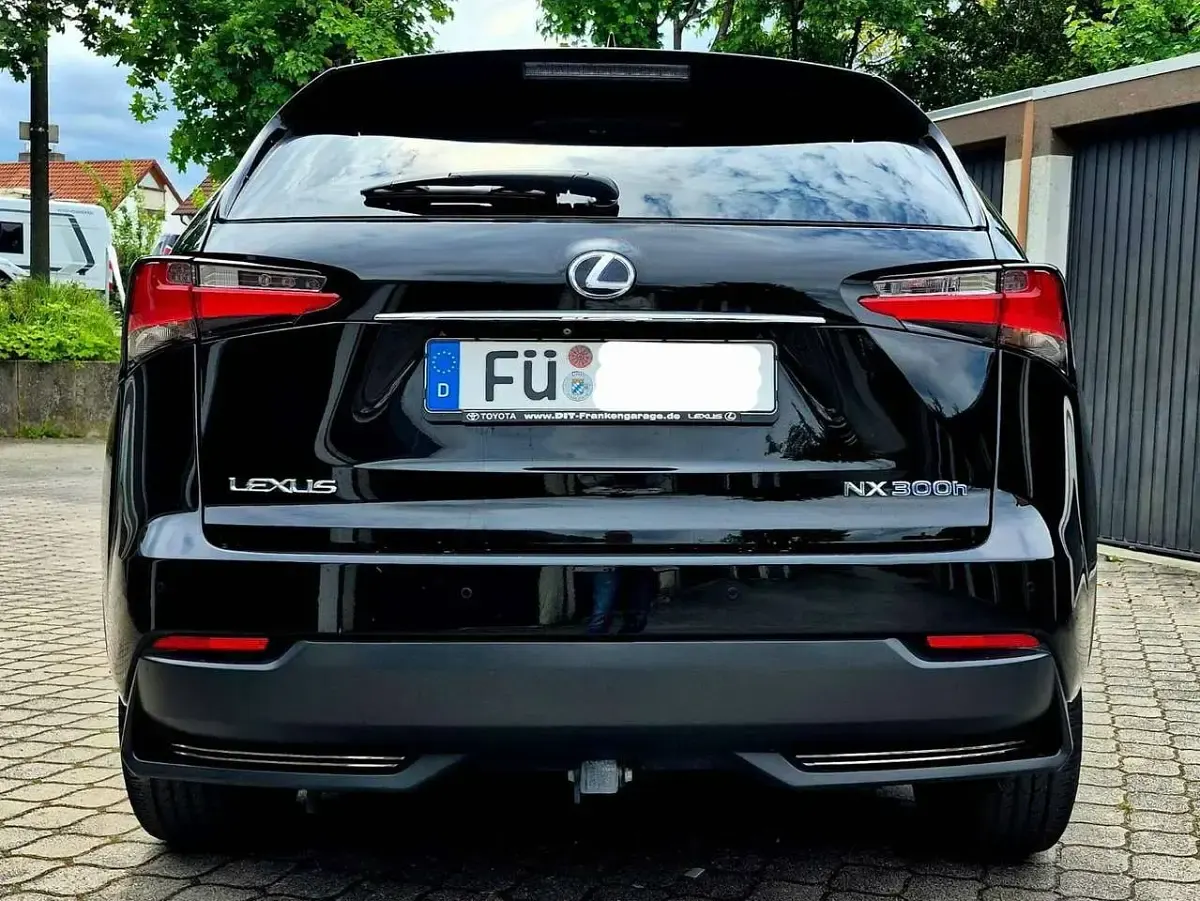 Gebraucht Lexus NX300h E-FOUR Luxury Line 155 PS (114 kW) 2015 Schwarz SUV