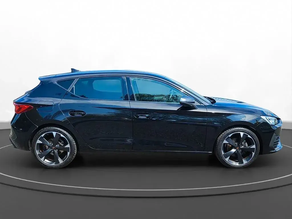 Second-hand Cupra Leon 150 CP (110 kW) 2024 Negru Berlinǎ