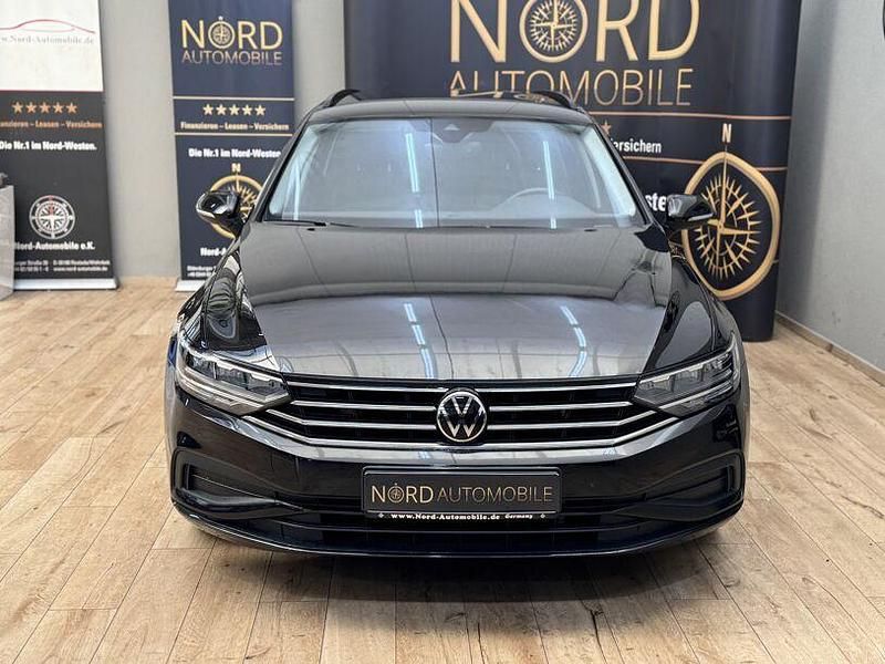 Gebraucht VW Passat 122 PS (89 kW) 2021 Schwarz Kombi