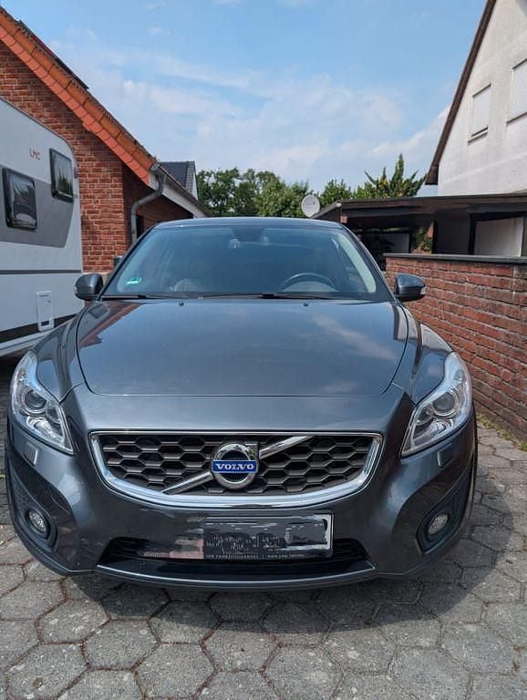 Grau Gebraucht 2011 Volvo C30 Momentum Kleinwagen | 6.399 € (Guter Preis) - Bild 1/4