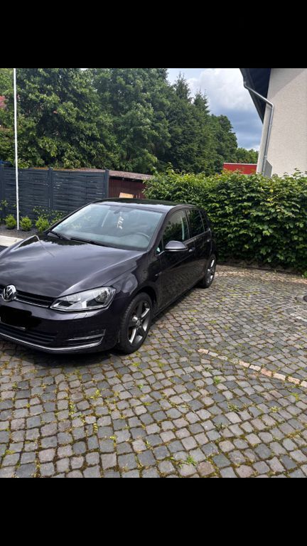 Schwarz Gebraucht 2015 VW Golf VII LOUNGE Limousine | 10.000 € (Fairer Preis) - Bild 1/4