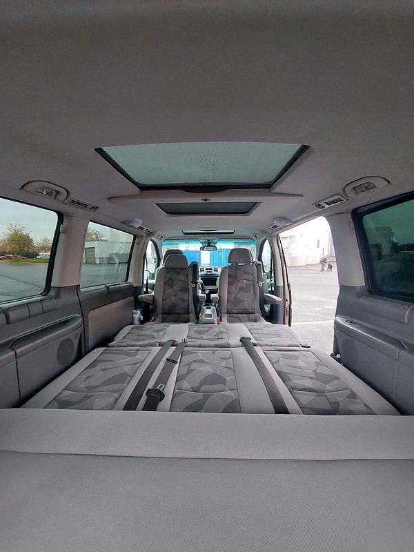 Grau Gebraucht 2009 Mercedes Viano Van / Kleinbus | 12.000 € (Fairer Preis) - Bild 1/4