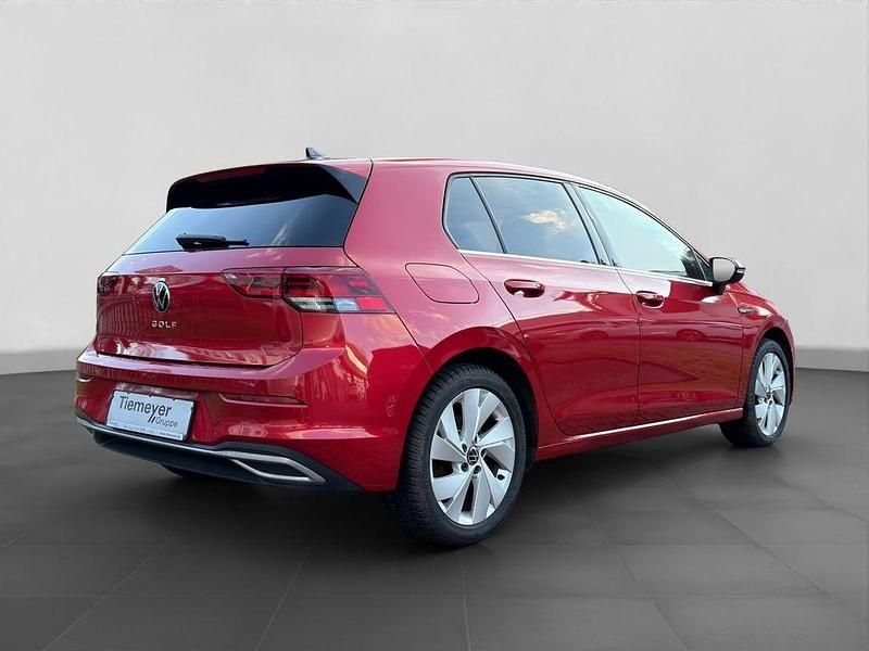 Gebraucht VW Golf VIII Style 150 PS (110 kW) 2023 Rot Limousine