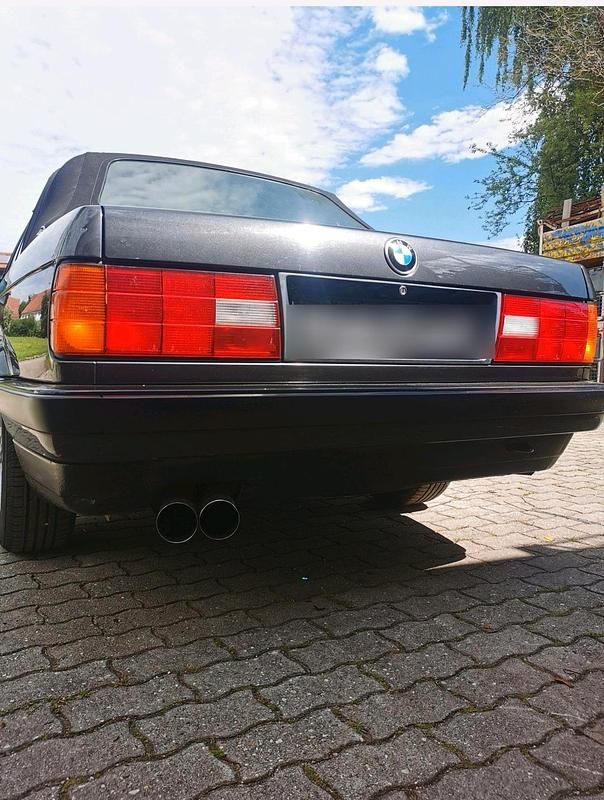 Gebraucht BMW 318 Cabriolet 113 PS (83 kW) 1992 Schwarz Cabrio