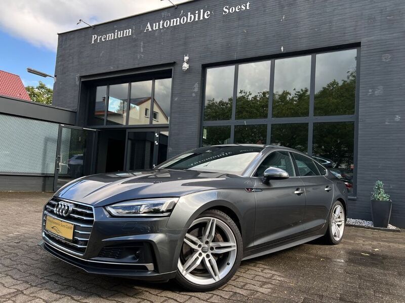 Grau Gebraucht 2017 Audi A5 Sportback Sport Kleinwagen | 29.600 € - Bild 1/4