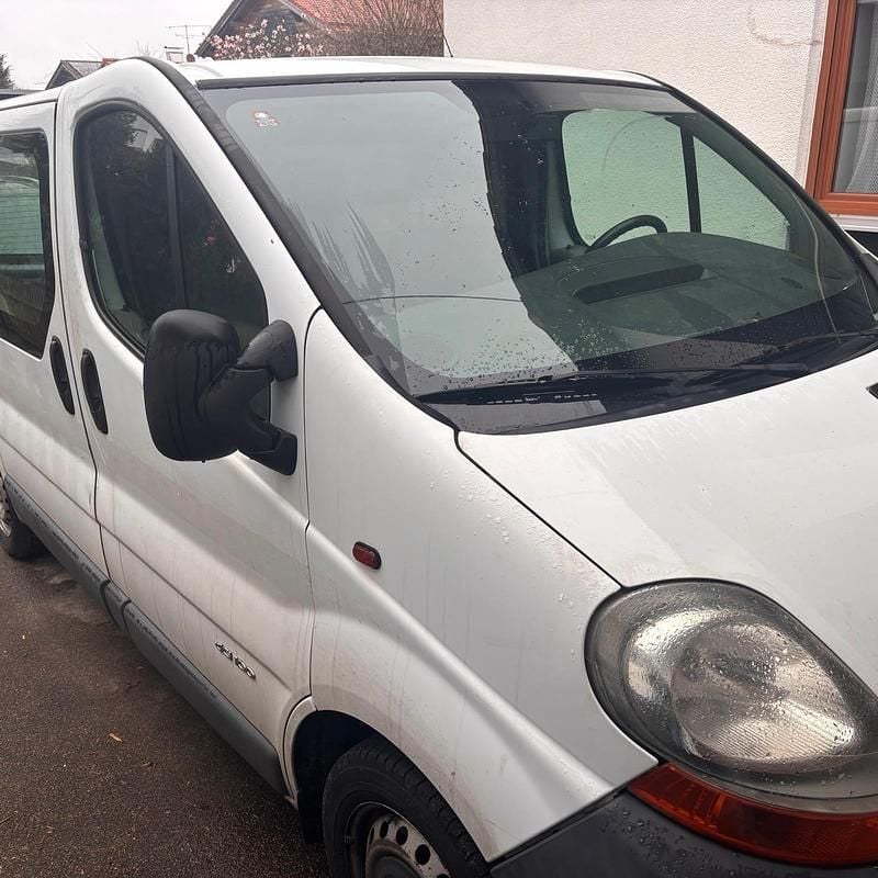 Gebraucht Renault Trafic 101 PS (74 kW) 2005 Weiß Van / Kleinbus