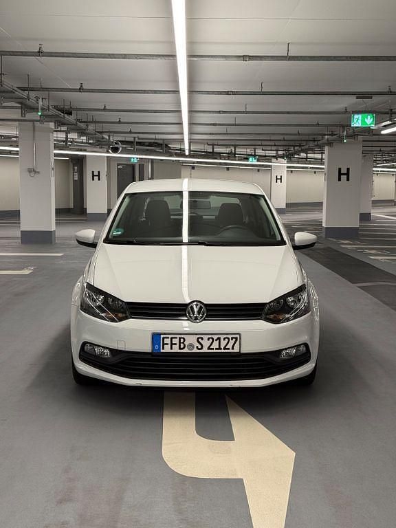 Weiß Gebraucht 2017 VW Polo Comfortline Kleinwagen | 6.200 € (Guter Preis) - Bild 1/4