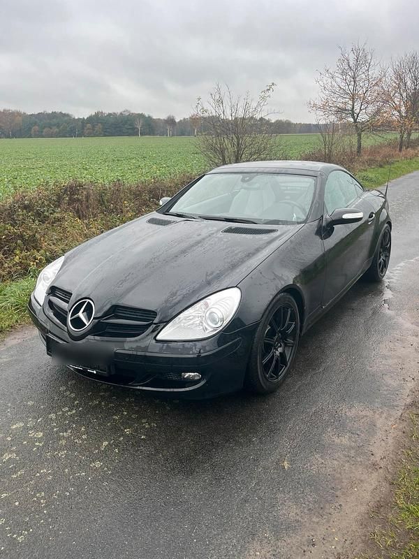 Schwarz Gebraucht 2006 Mercedes SLK280 Cabrio | 9.900 € (Fairer Preis) - Bild 1/4