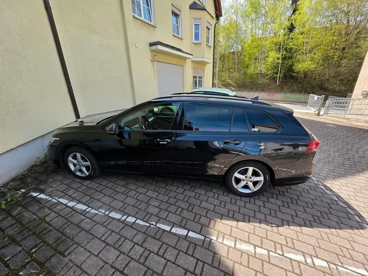 Second-hand VW Golf VIII 116 CP (85 kW) 2021 Negru Break