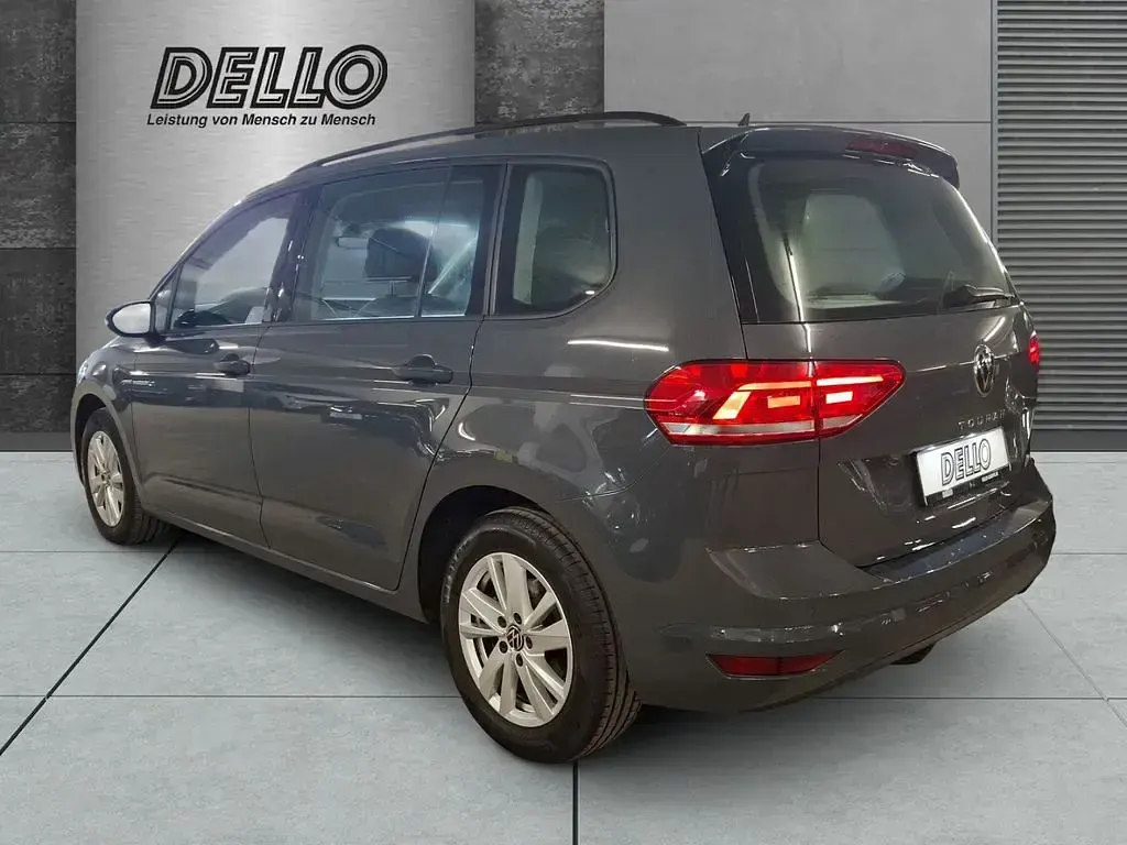 Gebraucht VW Touran Comfortline 150 PS (110 kW) 2023 Grau Van / Kleinbus