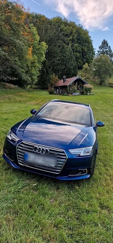 Blau Gebraucht 2017 Audi A4 Design Kombi | 22.350 € (Etwas zu teuer) - Bild 1/4