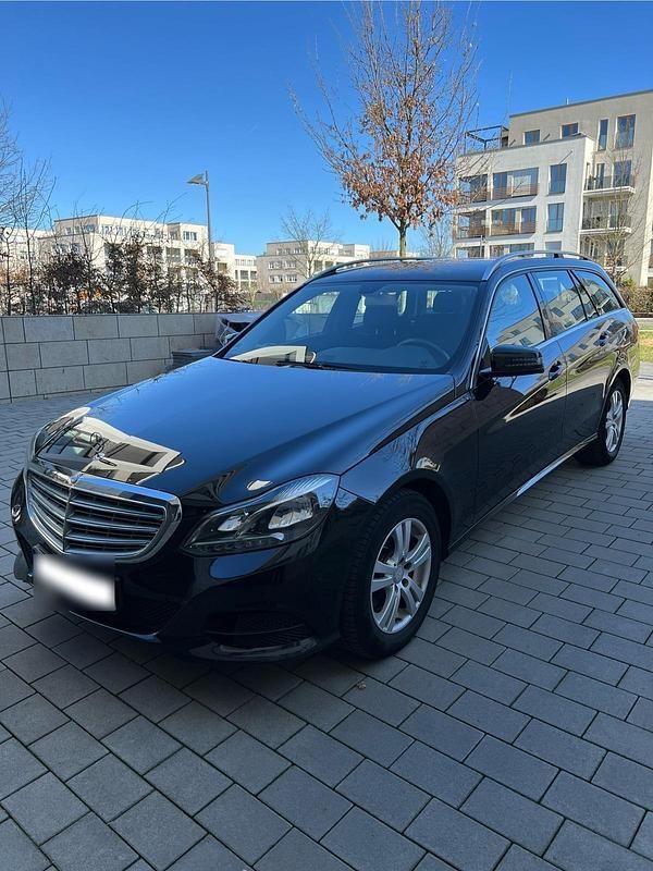 Gebraucht Mercedes E250 Elegance 204 PS (150 kW) 2013 Schwarz Kombi