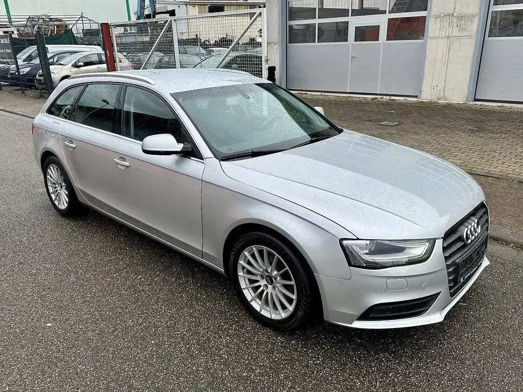 Gebraucht Audi A4 Attraction 163 PS (119 kW) 2013 Silber Kombi