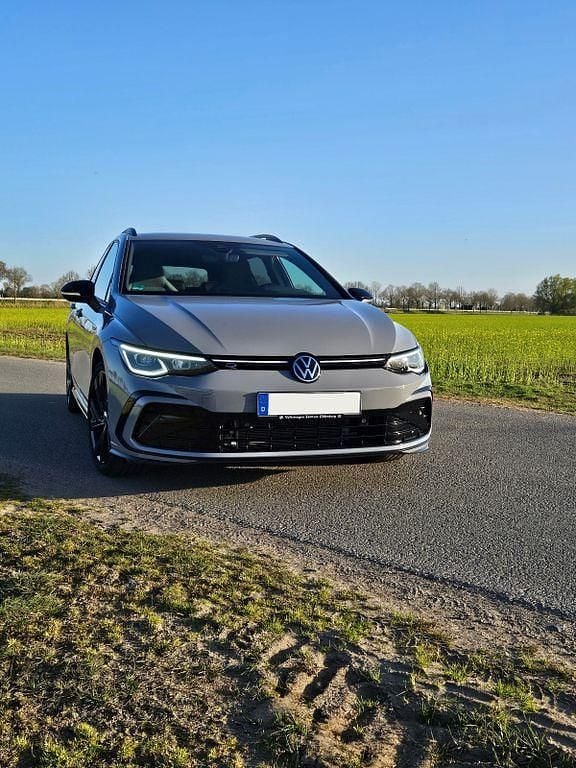 Grau Gebraucht 2021 VW Golf VIII R-line Kombi | 24.600 € (Superpreis) - Bild 1/4