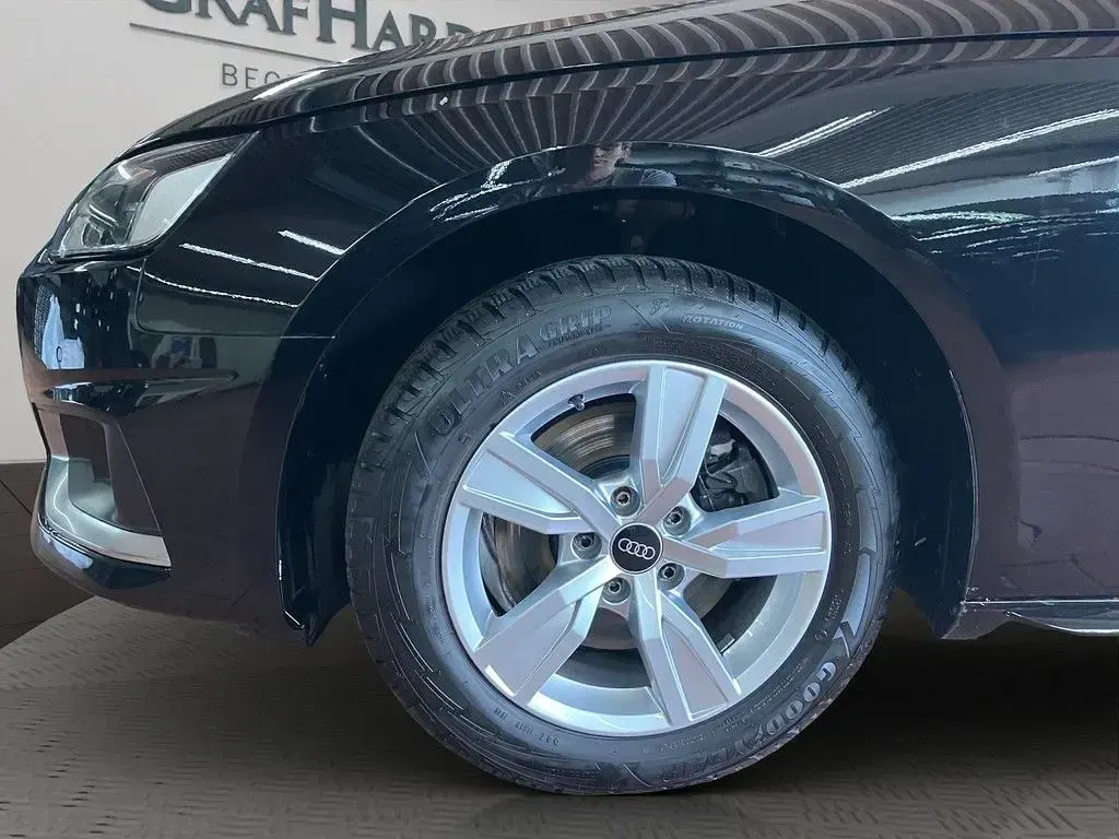 Gebraucht Audi A4 Advanced Plus 163 PS (119 kW) 2024 Schwarz Kombi