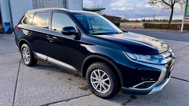 Gebraucht Mitsubishi Outlander 150 PS (110 kW) 2016 Schwarz SUV