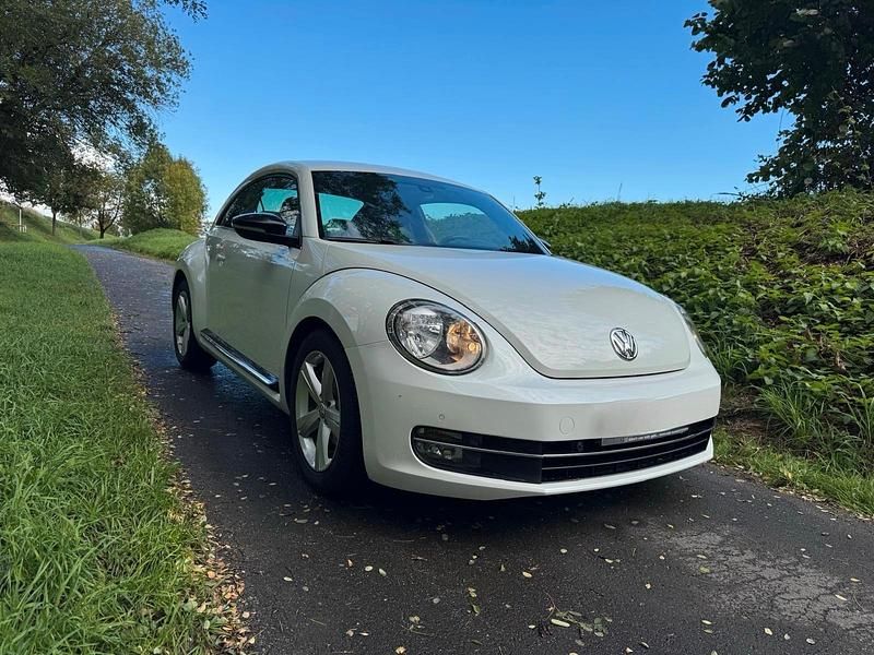 Weiß Gebraucht 2012 VW Beetle Coupé | 6.900 € (Fairer Preis) - Bild 1/4