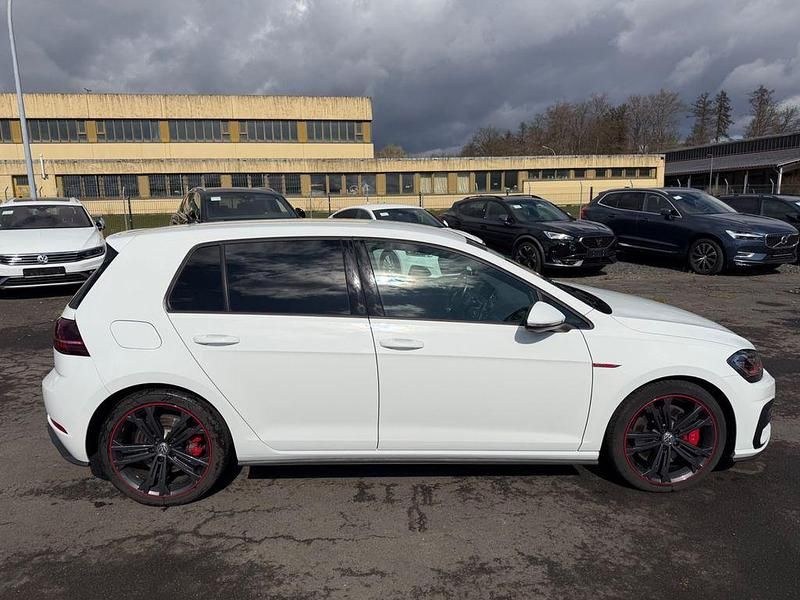 Second-hand VW Golf VII GTI 245 CP (180 kW) 2018 Alb Berlinǎ