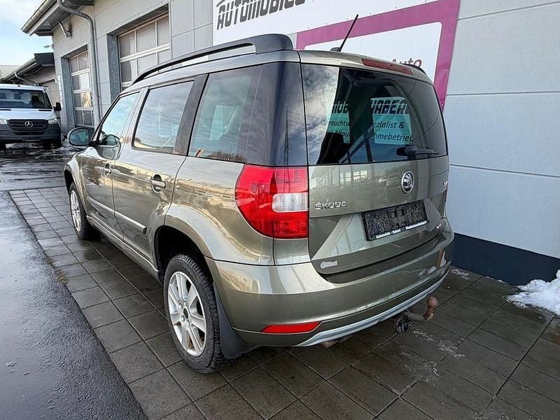 Gebraucht Skoda Yeti 140 PS (102 kW) 2015 Grün SUV