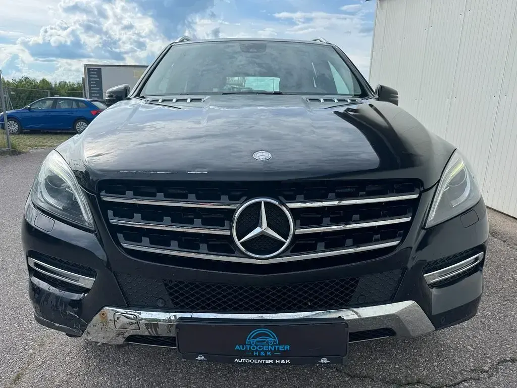 Gebraucht Mercedes ML350 258 PS (189 kW) 2013 Obsidianschwarz SUV