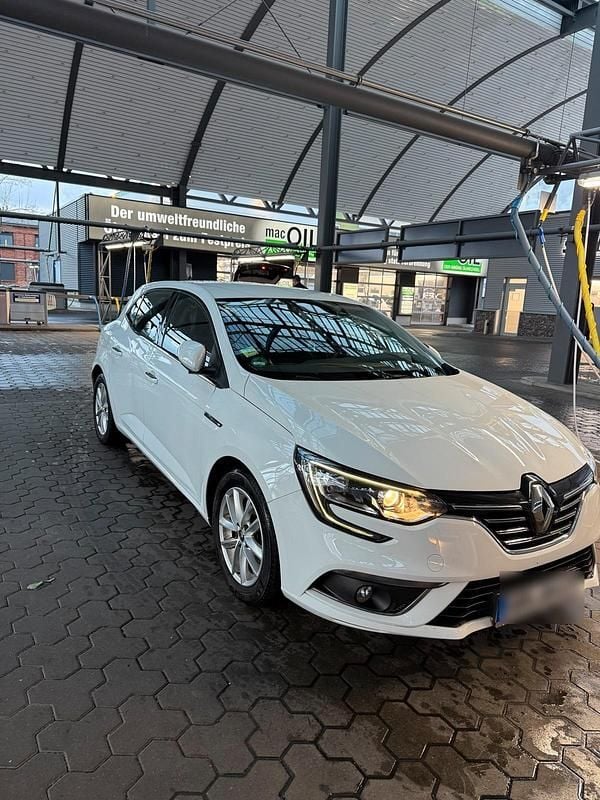 Weiß Gebraucht 2017 Renault Mégane IV Bose Edition Kleinwagen | 7.450 € (Fairer Preis) - Bild 1/4