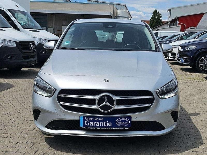 Gebraucht Mercedes B180 116 PS (85 kW) 2022 Silber Van / Kleinbus