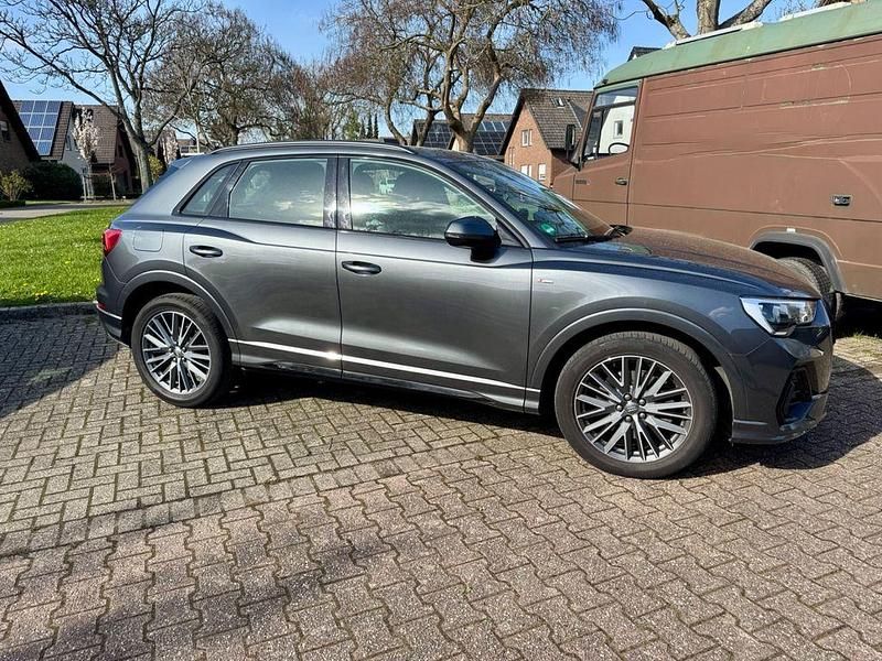 Gebraucht Audi Q3 S-Line 190 PS (139 kW) 2019 Grau SUV