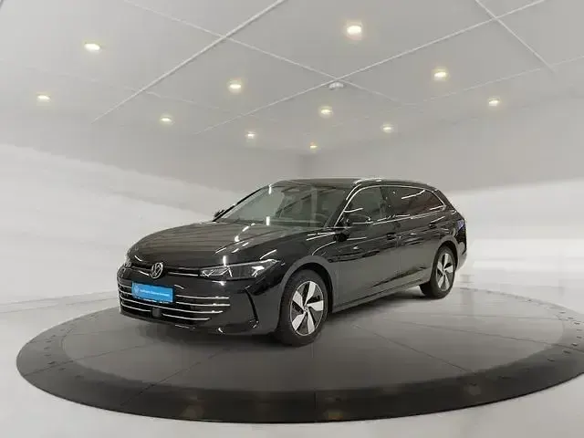 Gebraucht VW Passat Business 150 PS (110 kW) 2025 Schwarz Limousine