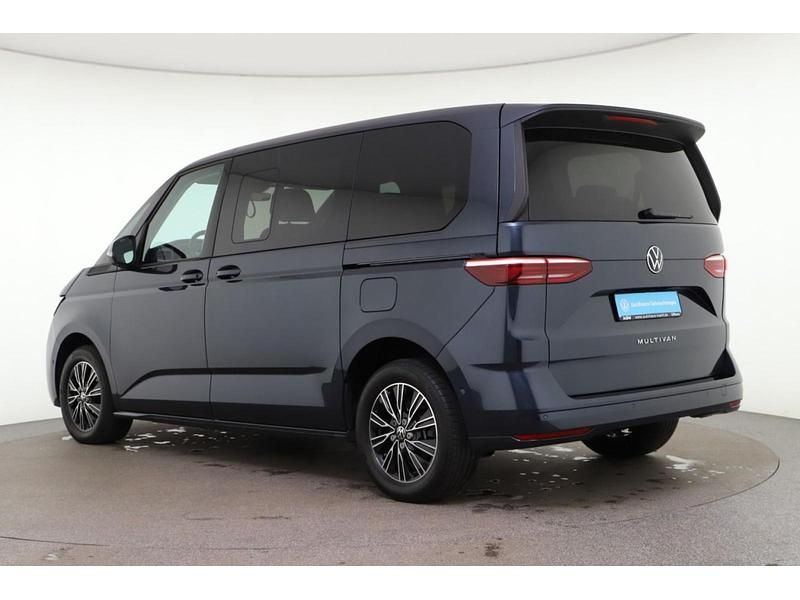 Second-hand VW Multivan Pro 150 CP (110 kW) 2023 Monovolum