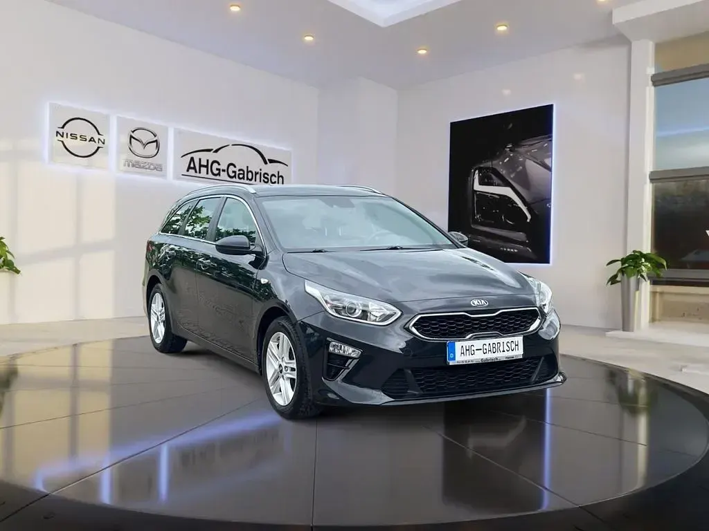 Gebraucht Kia Ceed Vision 140 PS (102 kW) 2019 Schwarz Kleinwagen