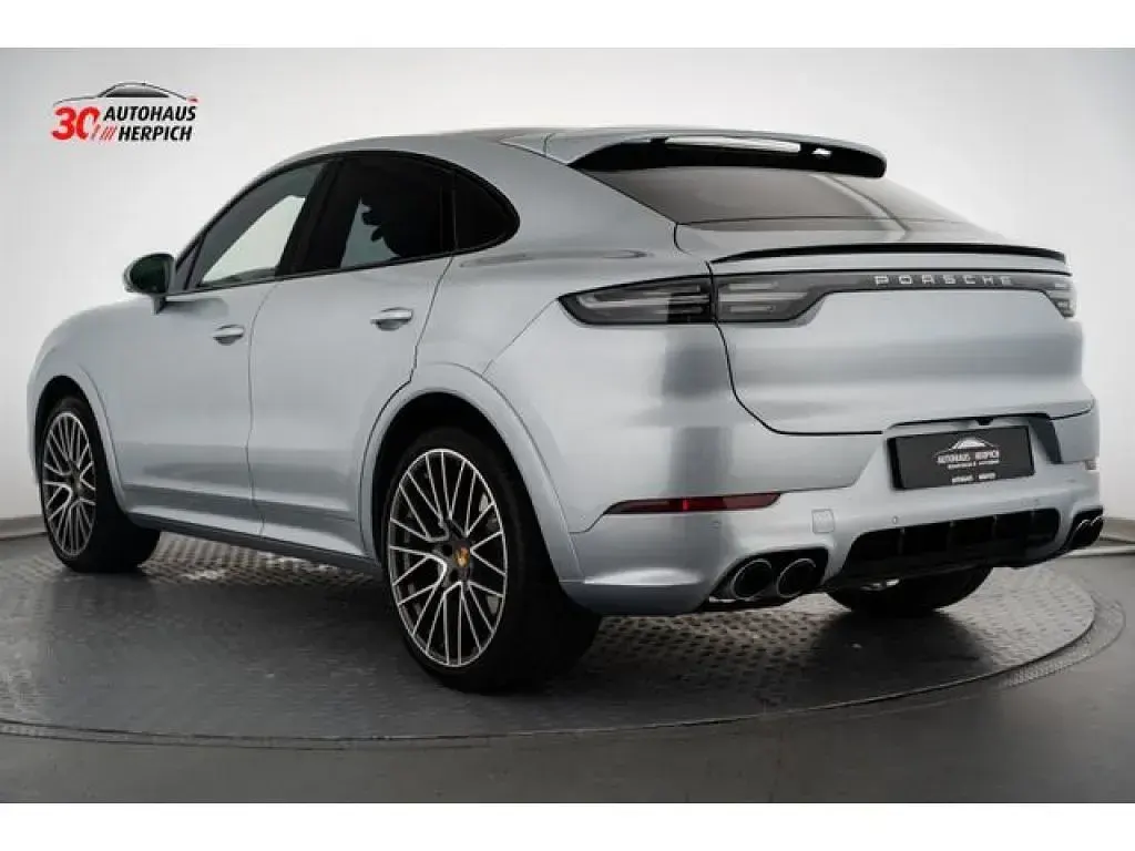 Gebraucht Porsche Cayenne Turbo Coupe 549 PS (403 kW) 2023 Dolomitsilbermetallic (metallic) Coupé