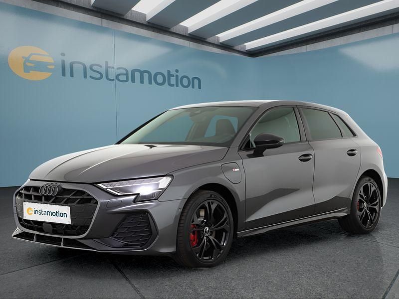 Grau Neu 2025 Audi A3 Sportback e-tron Limousine | 49.549 € (Teuer) - Bild 1/4