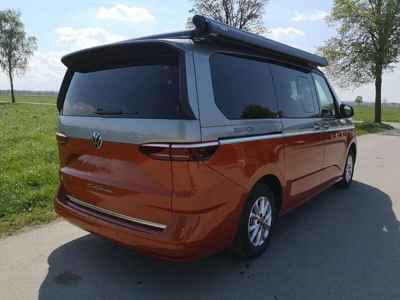 Gebraucht VW T7 Highline 150 PS (110 kW) 2024 Deepblack perleffekt Van