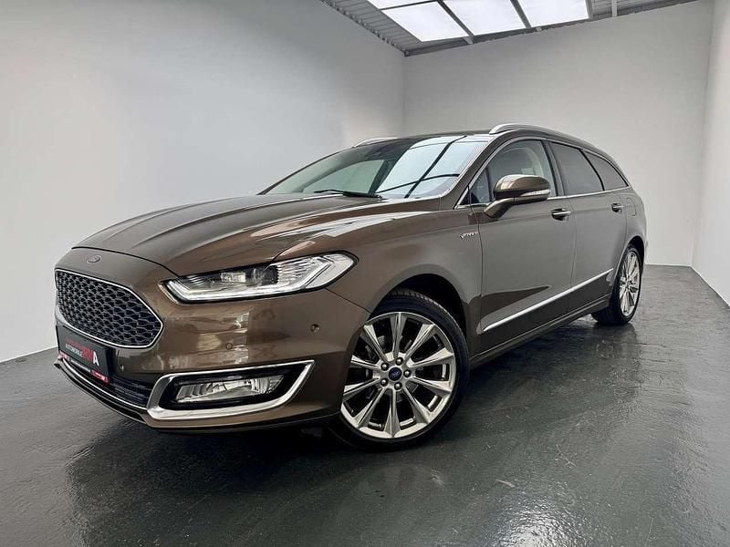 Braun Gebraucht 2018 Ford Mondeo Vignale Kombi | 18.390 € (Etwas zu teuer) - Bild 1/4