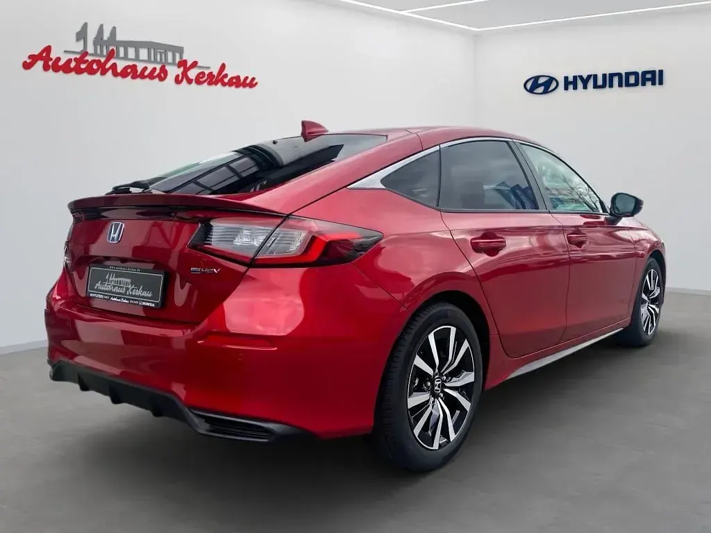 Gebraucht Honda Civic Elegance 143 PS (105 kW) 2026 Rot Limousine
