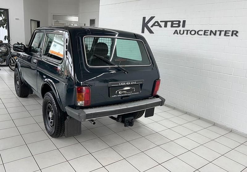 Gebraucht Lada niva 83 PS (61 kW) 2014 Grün SUV