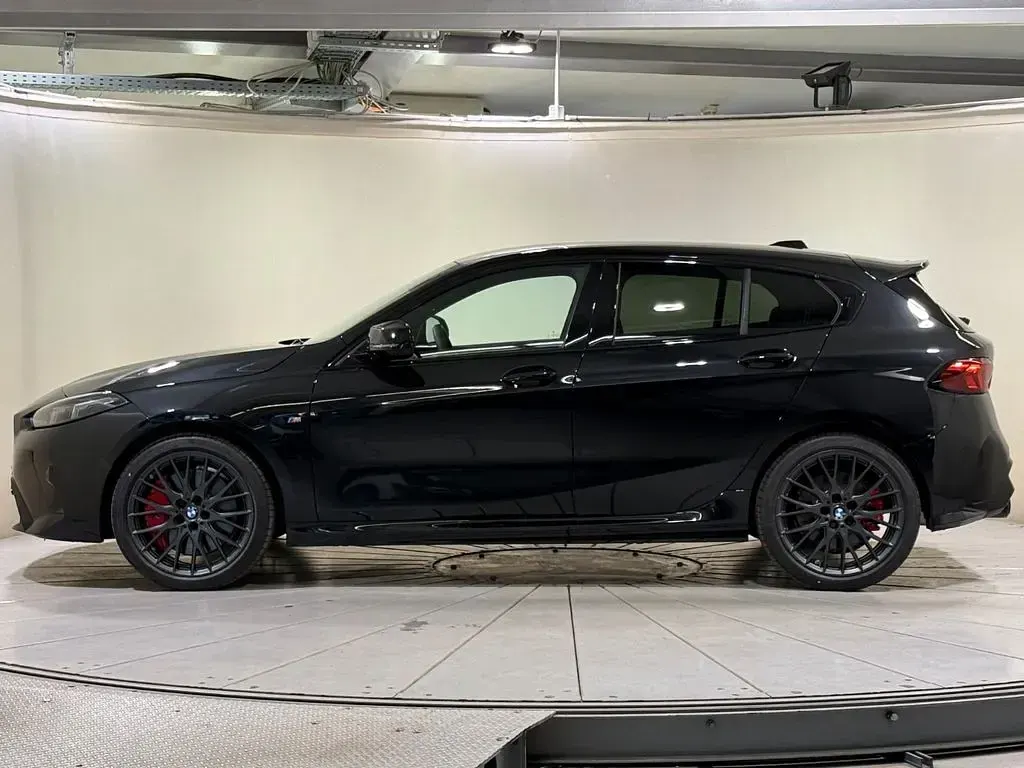 Gebraucht BMW M135 Performance 317 PS (233 kW) 2025 Schwarz Kleinwagen