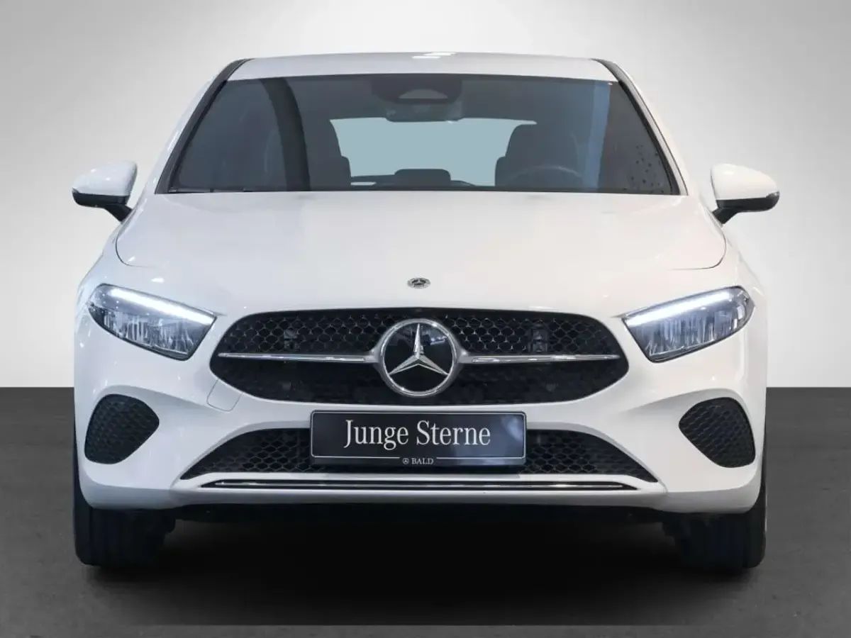 Gebraucht Mercedes A180 Progressive 136 PS (100 kW) 2025 Weiss unilack polarweiß Limousine