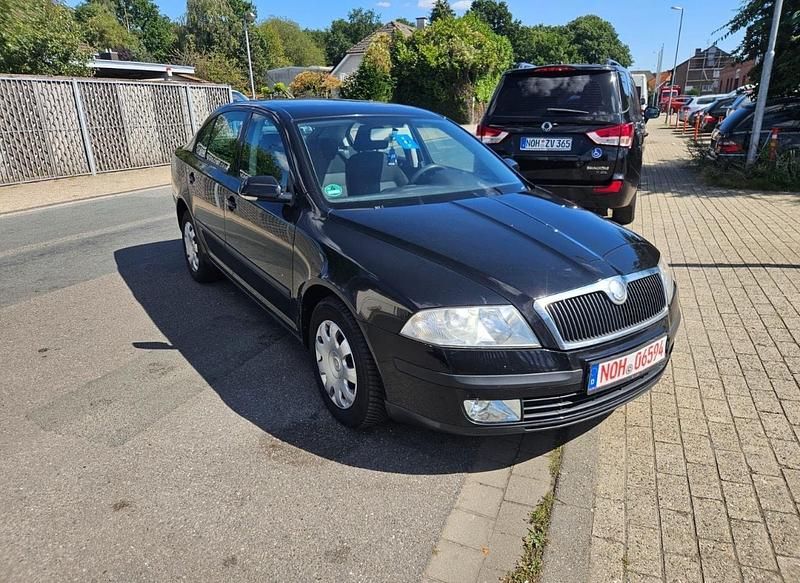 Schwarz Gebraucht 2006 Skoda Octavia Limousine | 1.200 € (Fairer Preis) - Bild 1/4