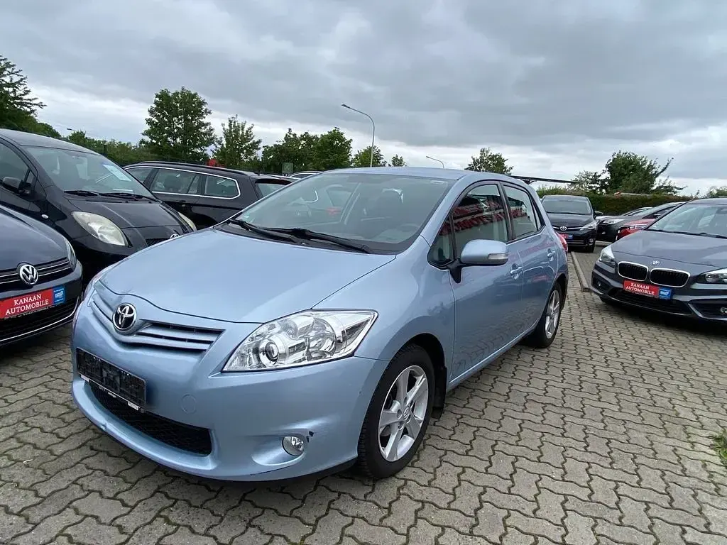 Gebraucht Toyota Auris Life 99 PS (72 kW) 2012 Blau Limousine