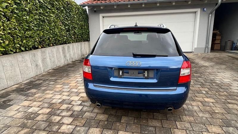 Gebraucht Audi A4 Ambiente 163 PS (119 kW) 2004 Blau Kombi